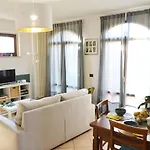 Il Nespolo Nyaraló *